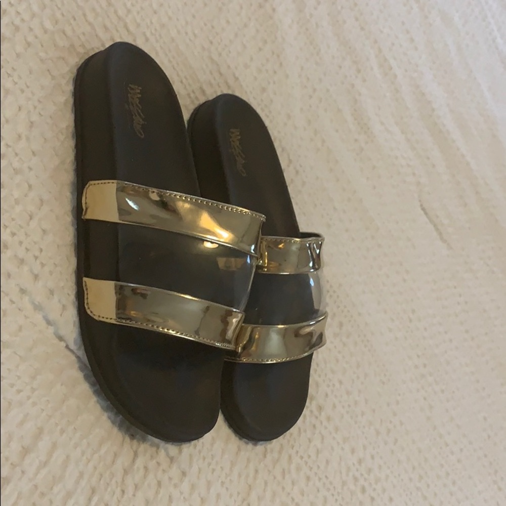Girls shoes